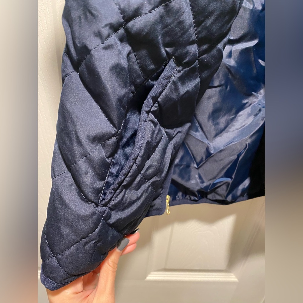 Vest with Pockets - Picture 2 of 4